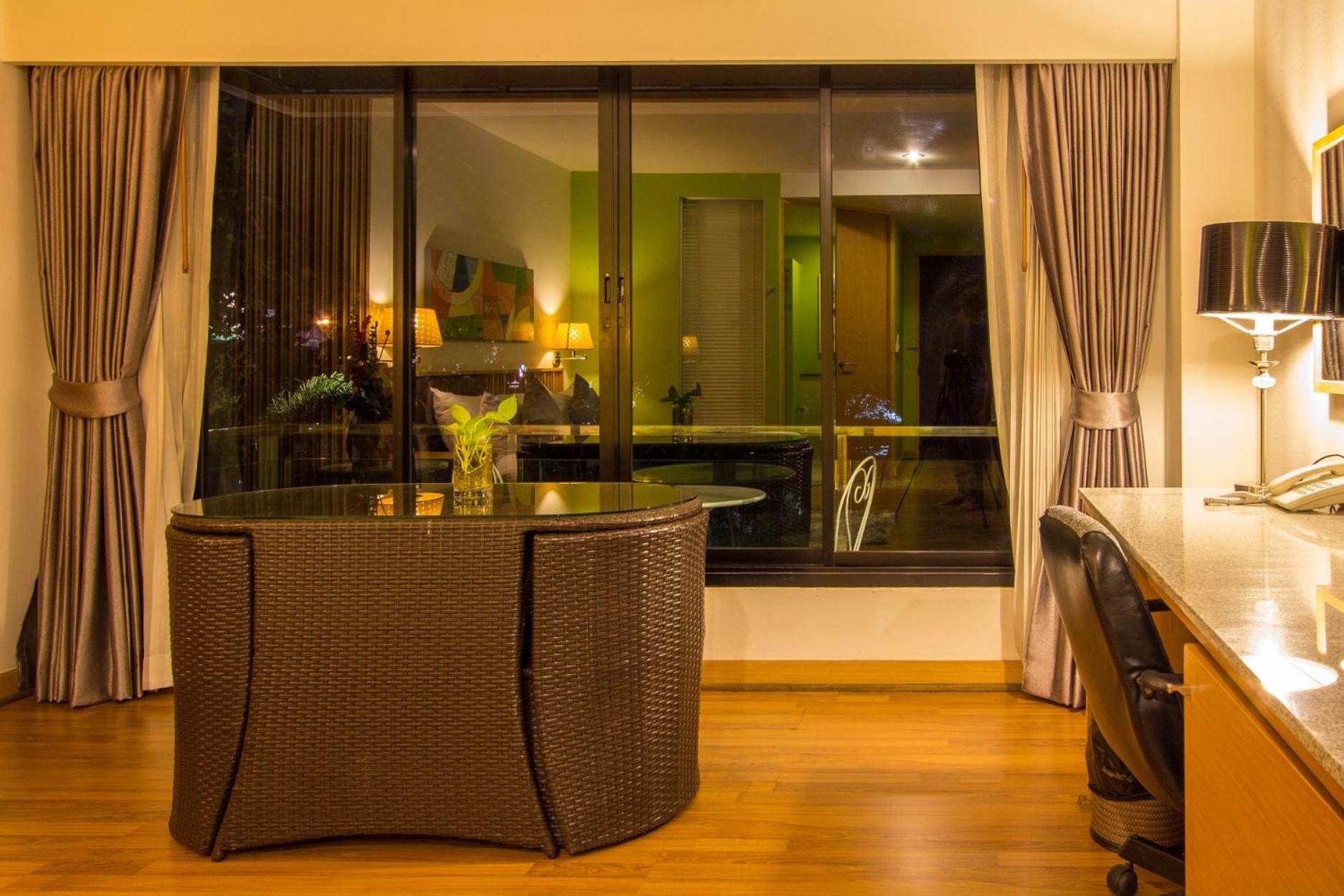 Фото Mamaison hotel