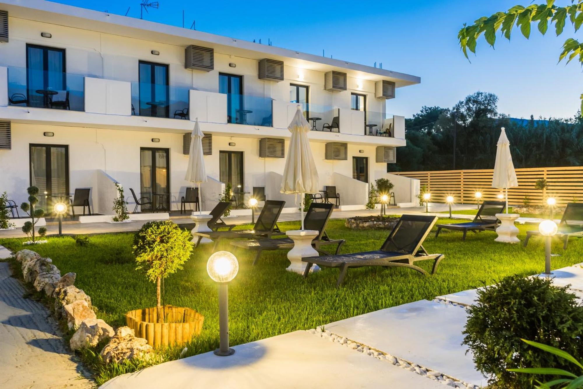 Фото Rooms 48 by Zante Plaza