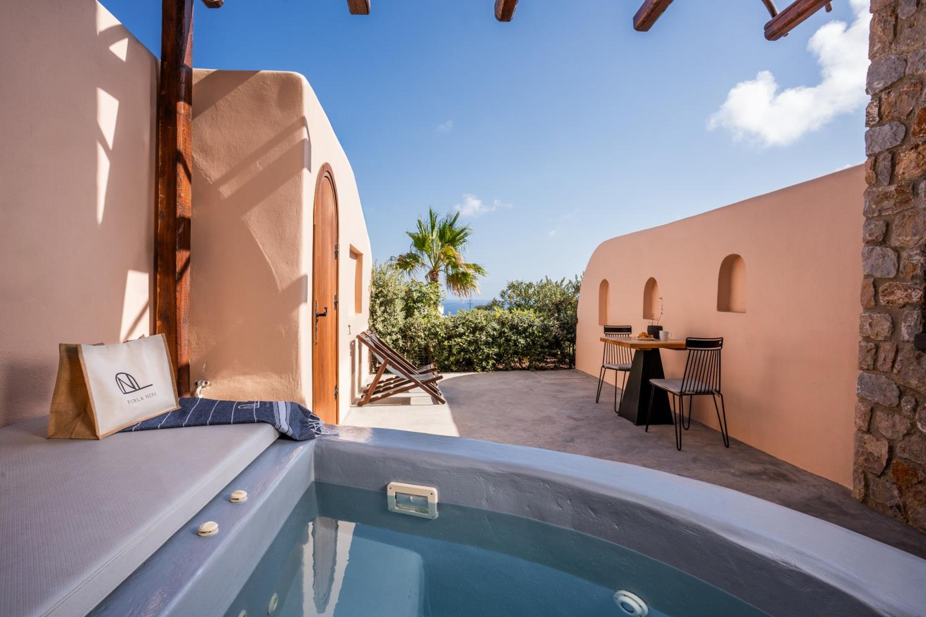 Фото Perla Nera Suites