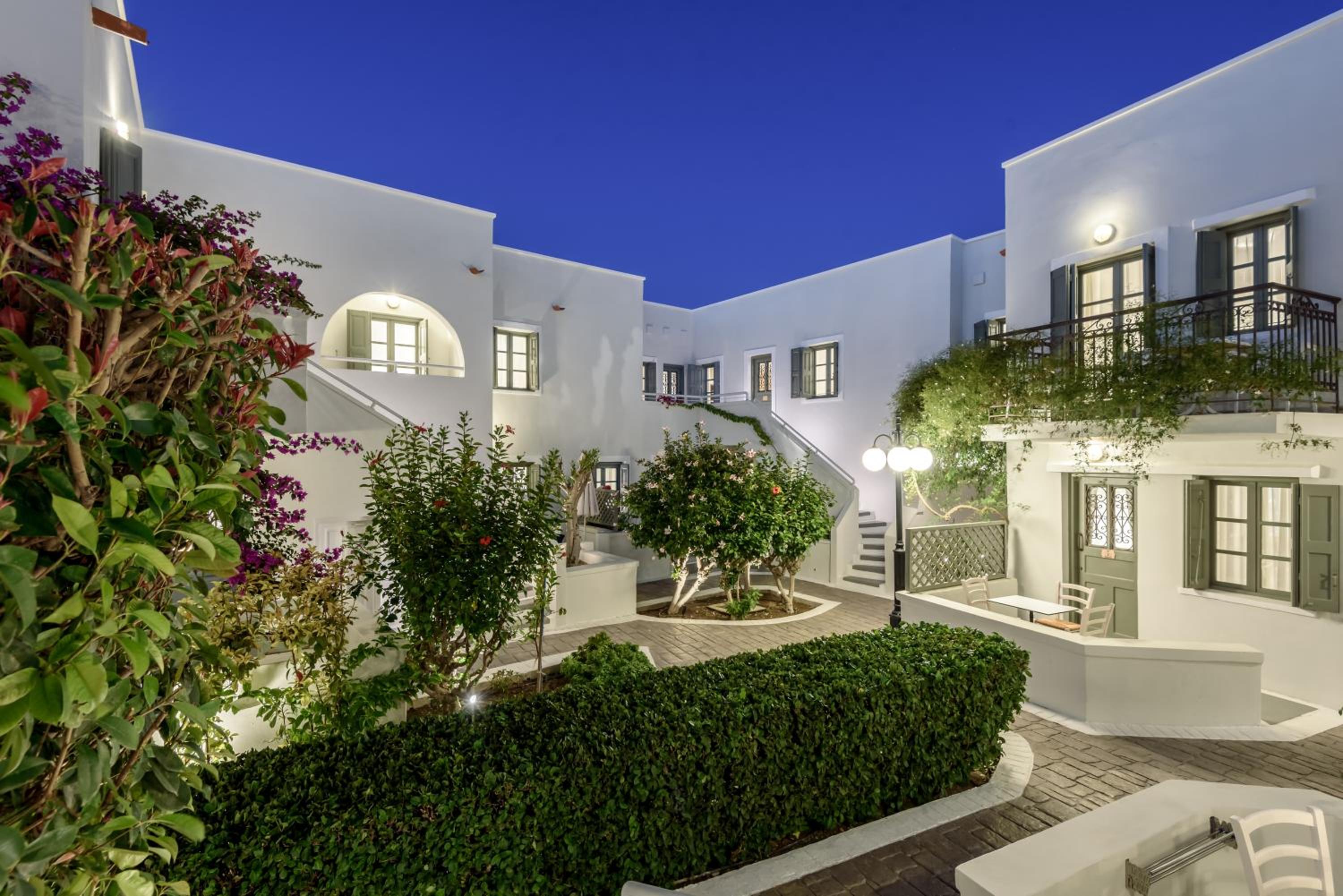 Фото отеля 2