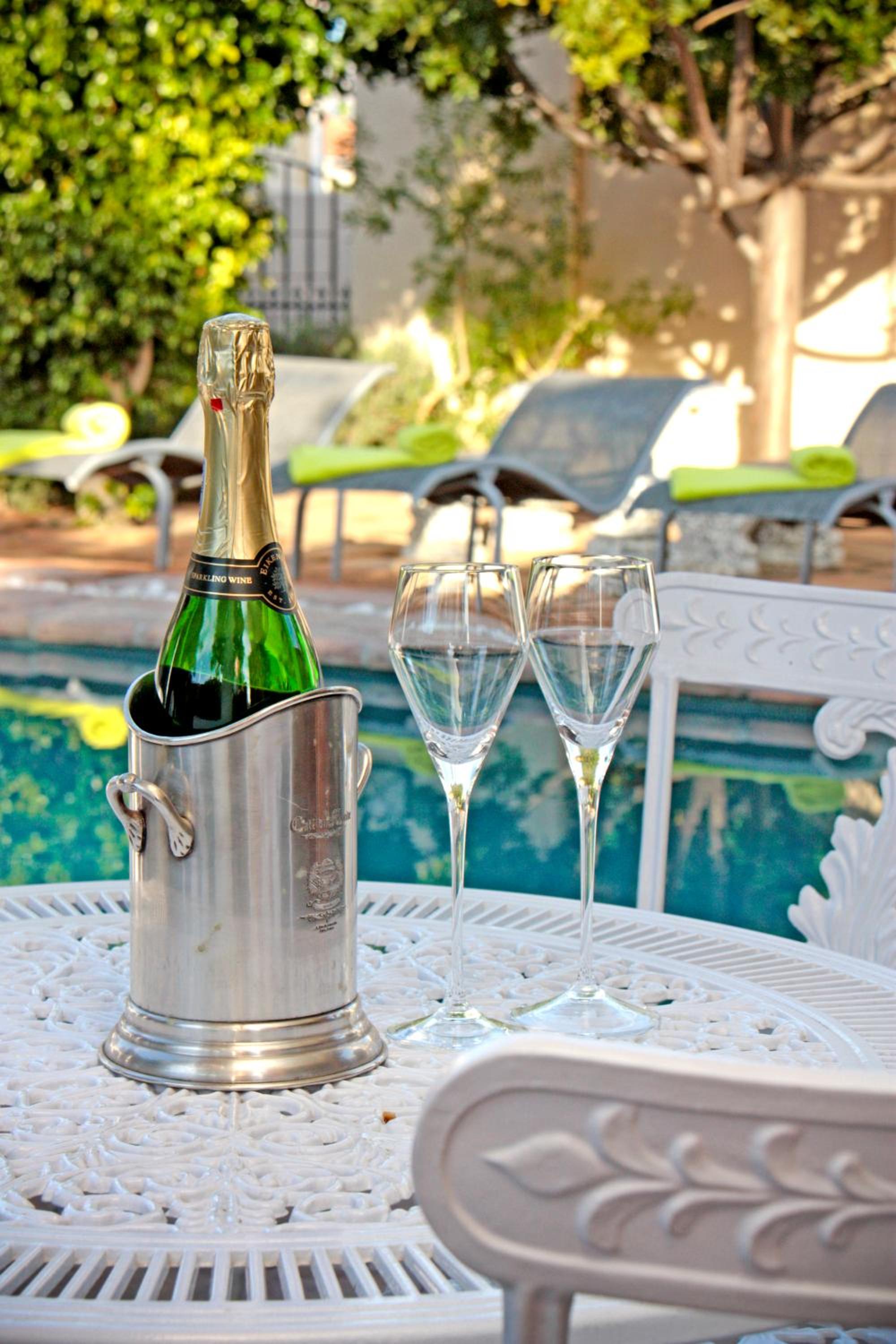 Фото A Smart Stay Apartments