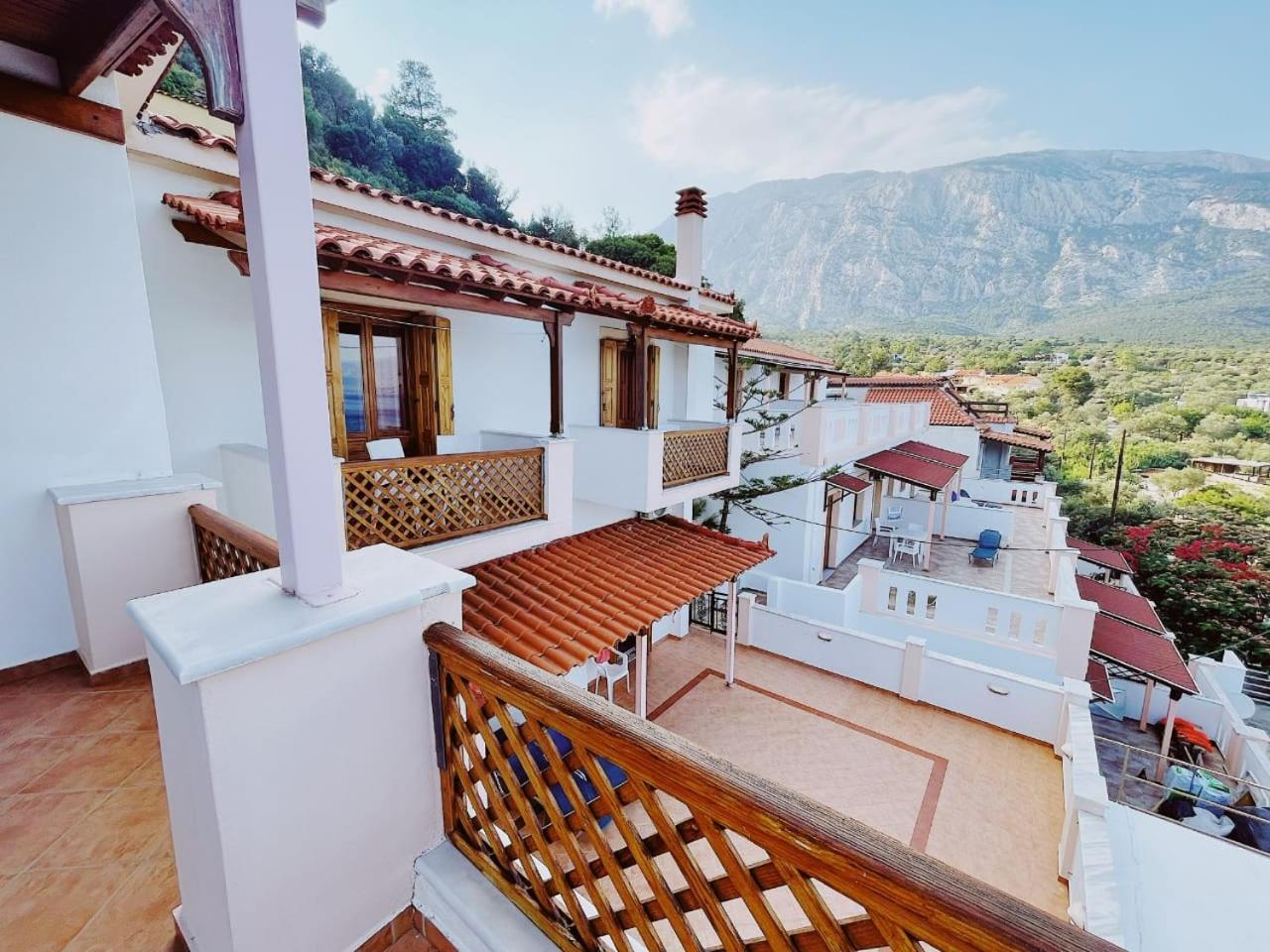 Фото Nereides Seaside Apartments