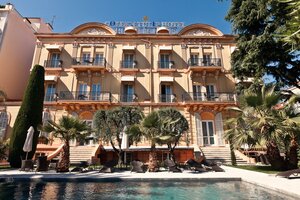 Гостиница Golden Tulip Cannes Hotel De Paris в Каннах