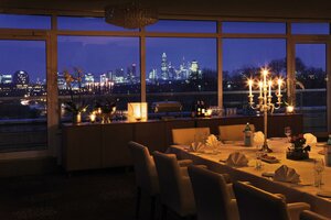 Гостиница H4 Hotel Frankfurt Messe