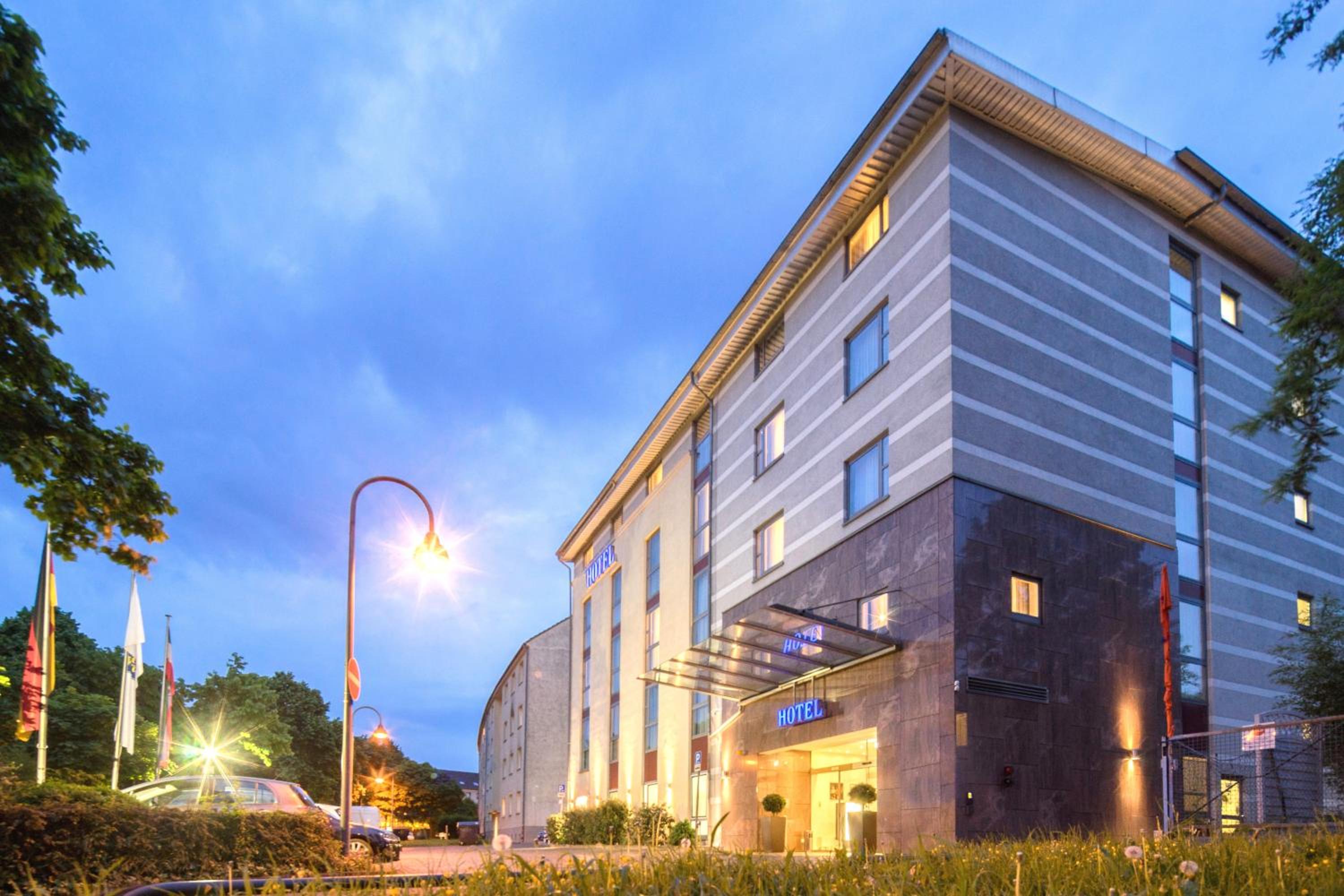 Фото отеля 2