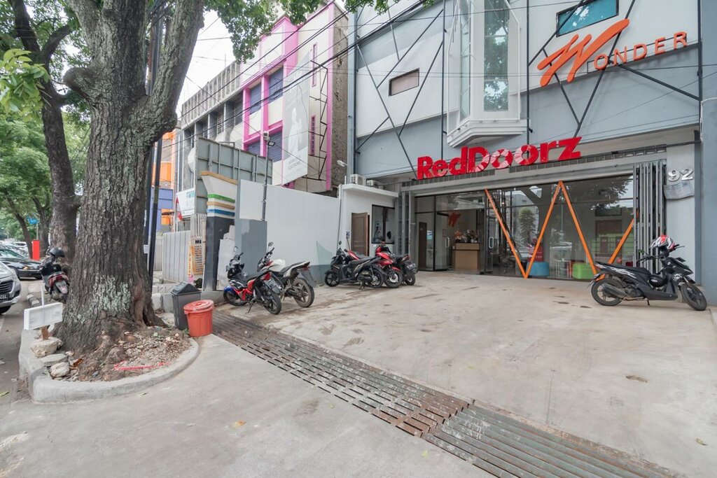 Hotel RedDoorz Plus @ Karapitan Street, Bandung, photo