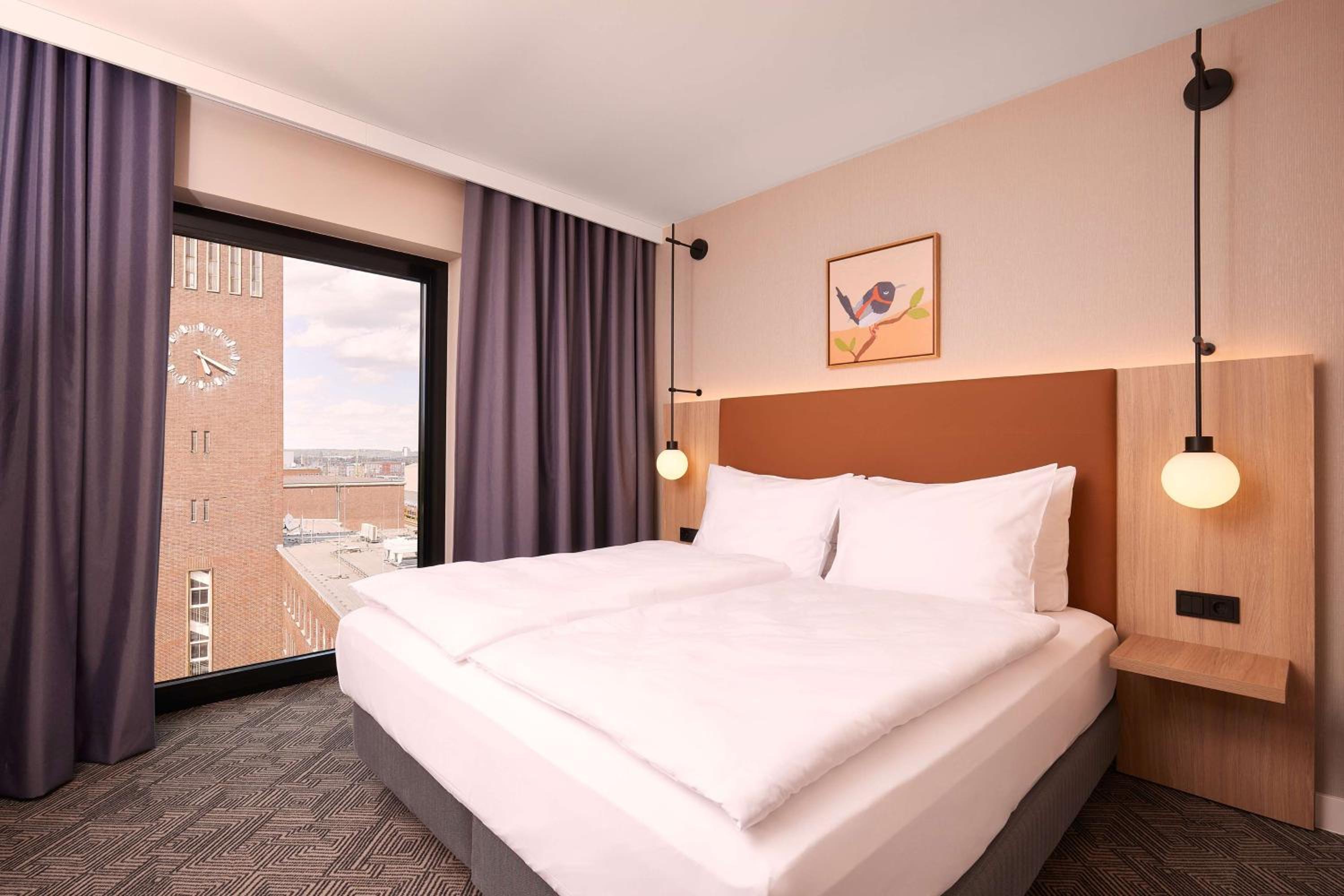 Фото Adina Apartment Hotel Dusseldorf