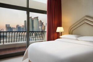 Sheraton Grand Doha Resort & Convention Hotel (Doha, Zone 61, Al Dafna, Al Funduq Street, 2), hotel