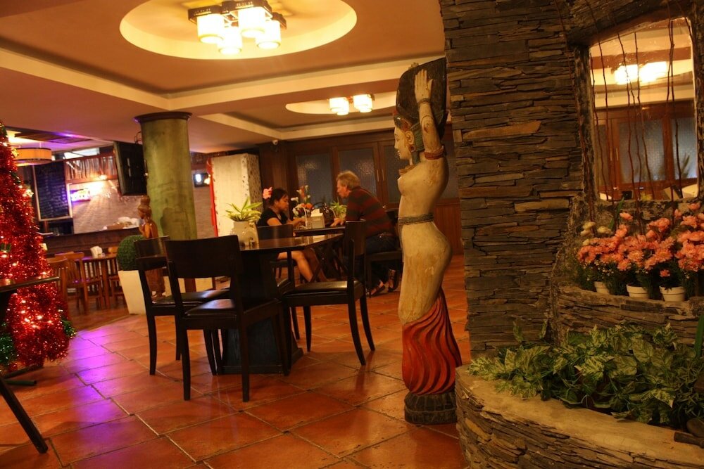 Фото Opal House Hotel & Restaurant