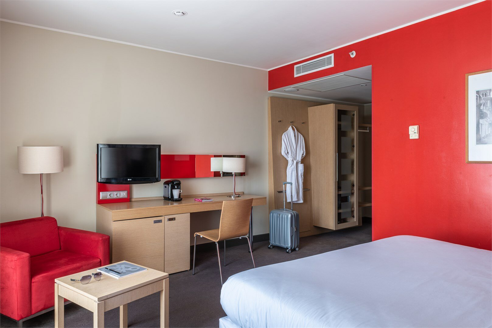 Фото Cosmos Astrakhan Hotel