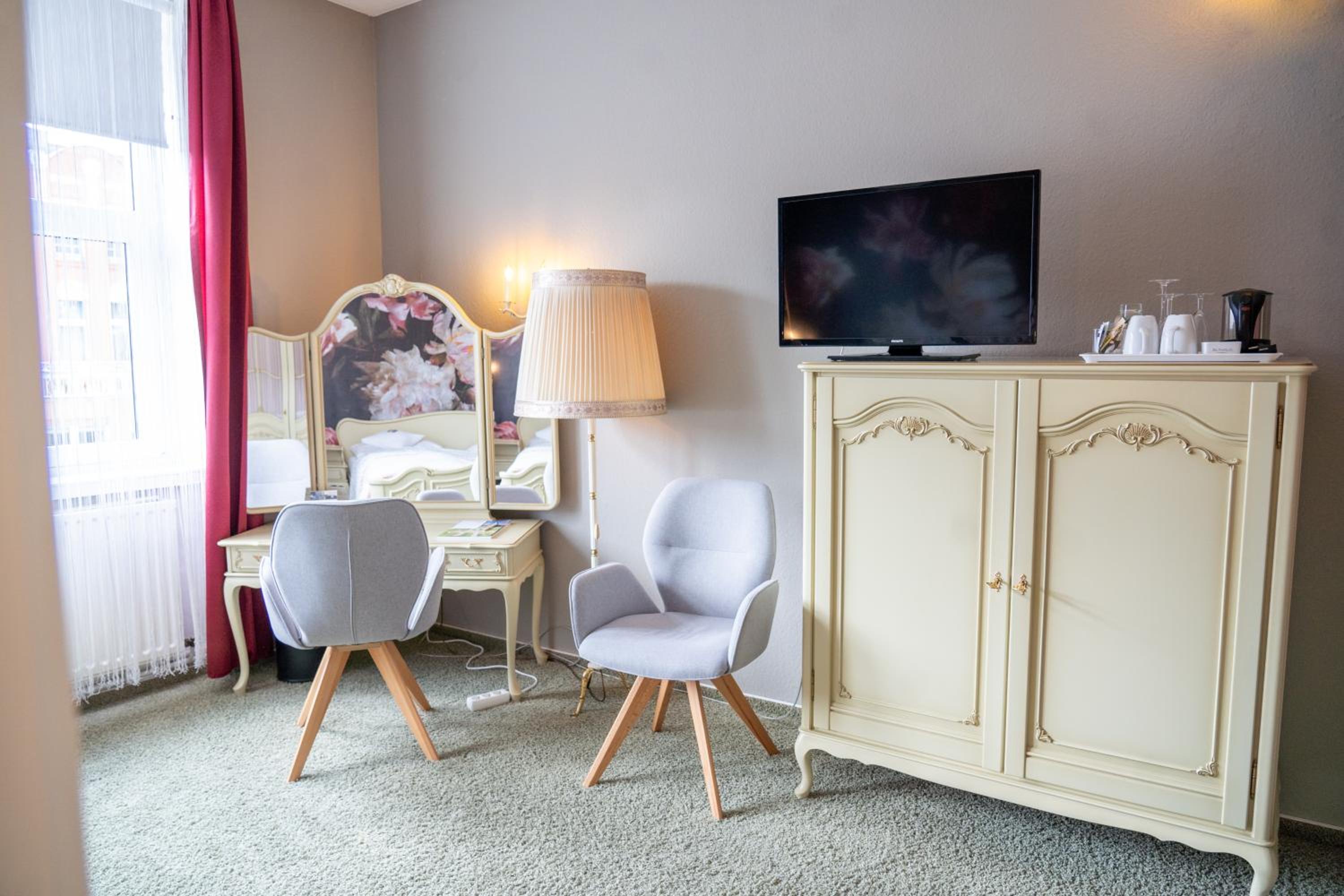 Фото Haus Martens Das Lister Stadthotel