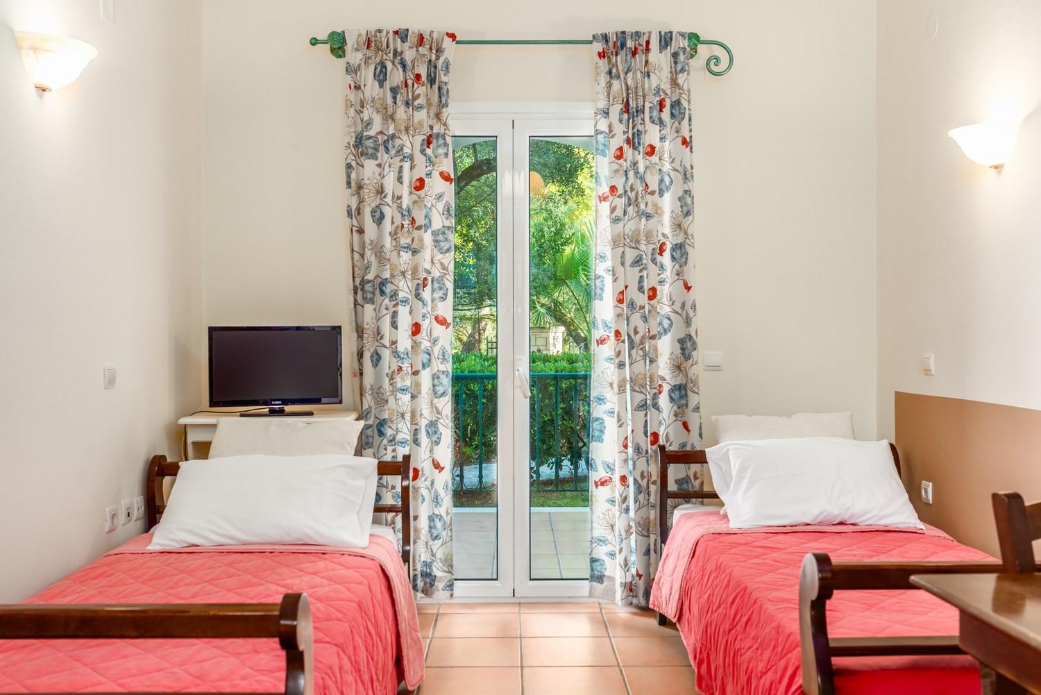 Фото Villa Liofyto Apartments