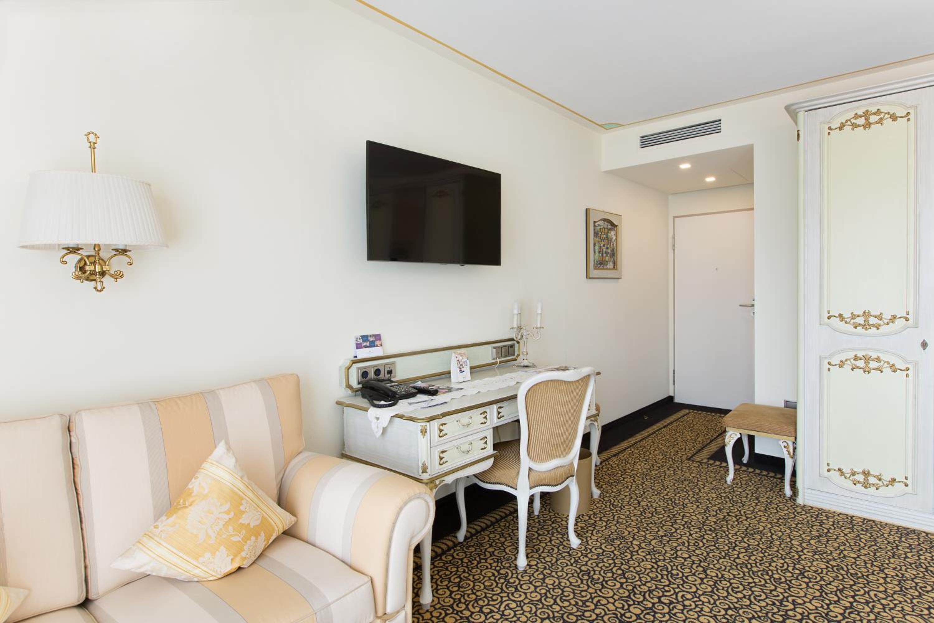 Фото Akzent Hotel Restaurant Altdorfer Hof