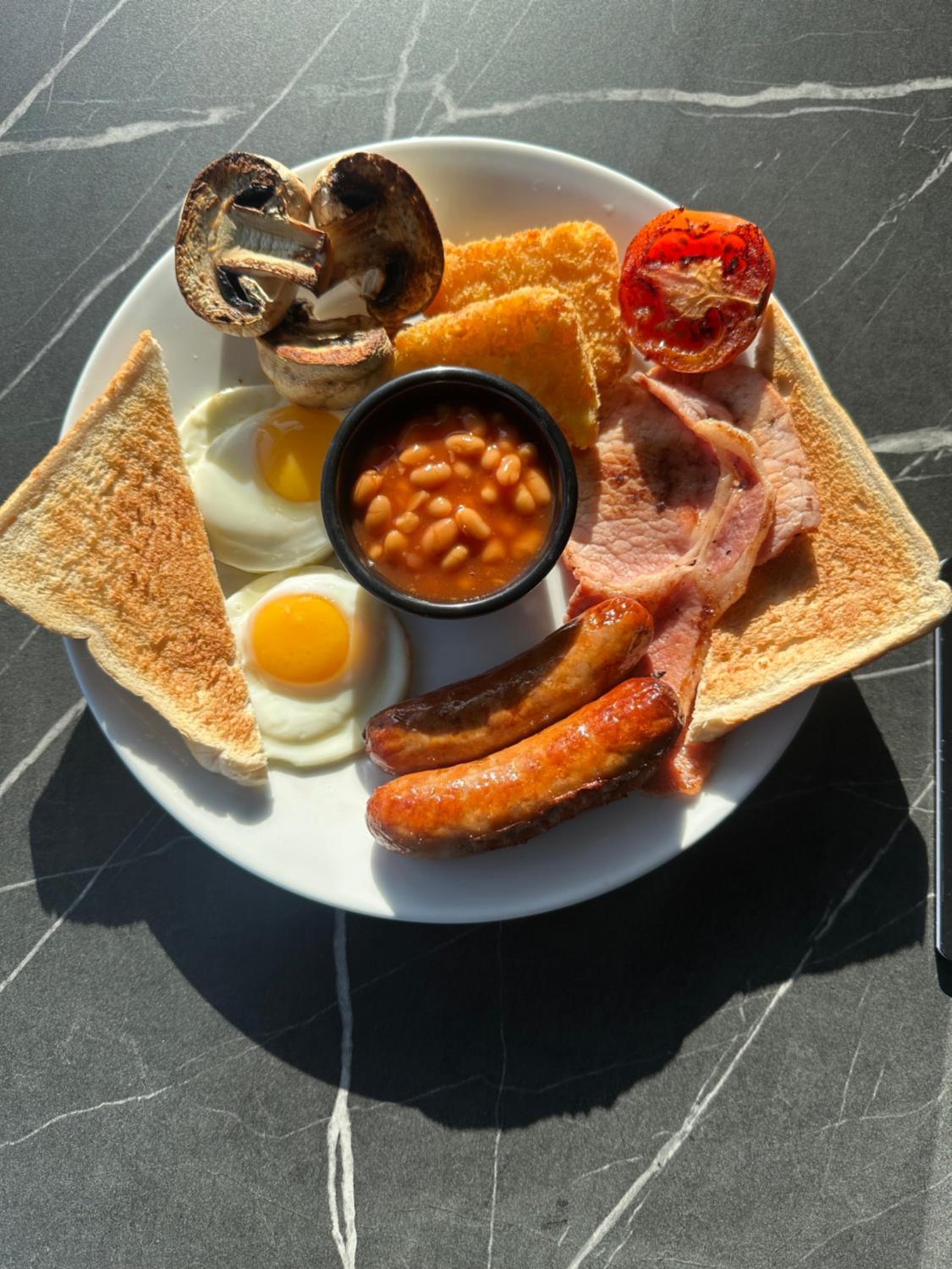 Фото Coach House Hotel