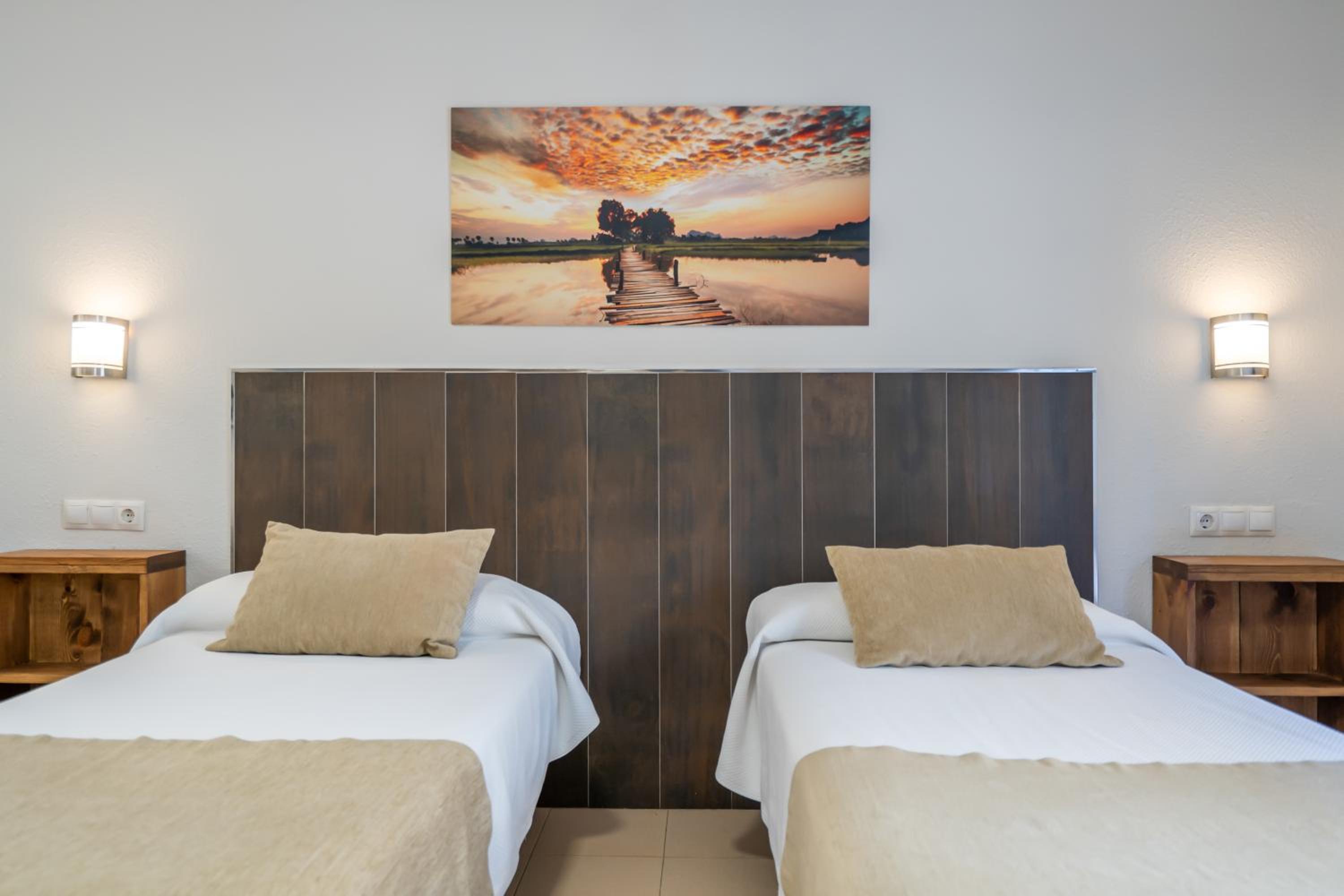 Фото Apartamentos Puerta del Sur