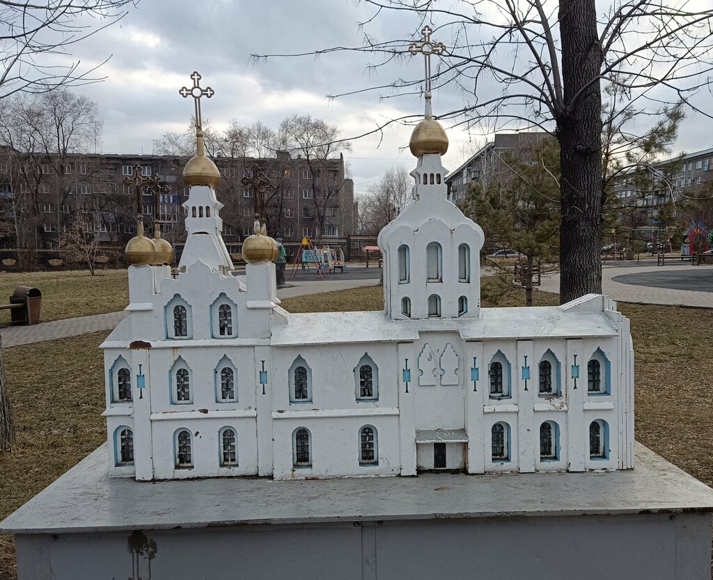 نصب تذكاري، نحت Скульптурная композиция Одигитриевская церковь ، نوفوكوزنتسك، صورة