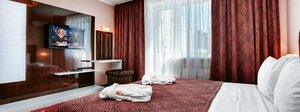 Bratislava (Andriia Malyshka Street, 1) ، فندق
