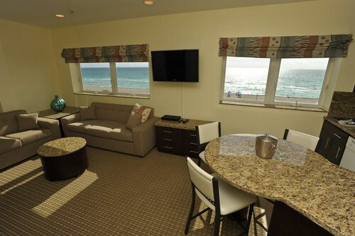 Гостиница Crystal Beach Suites Oceanfront Hotel в Майами-Бич