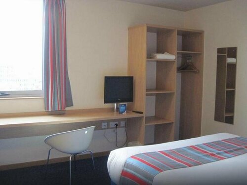 Гостиница Travelodge London Central City Road Hotel в Лондоне