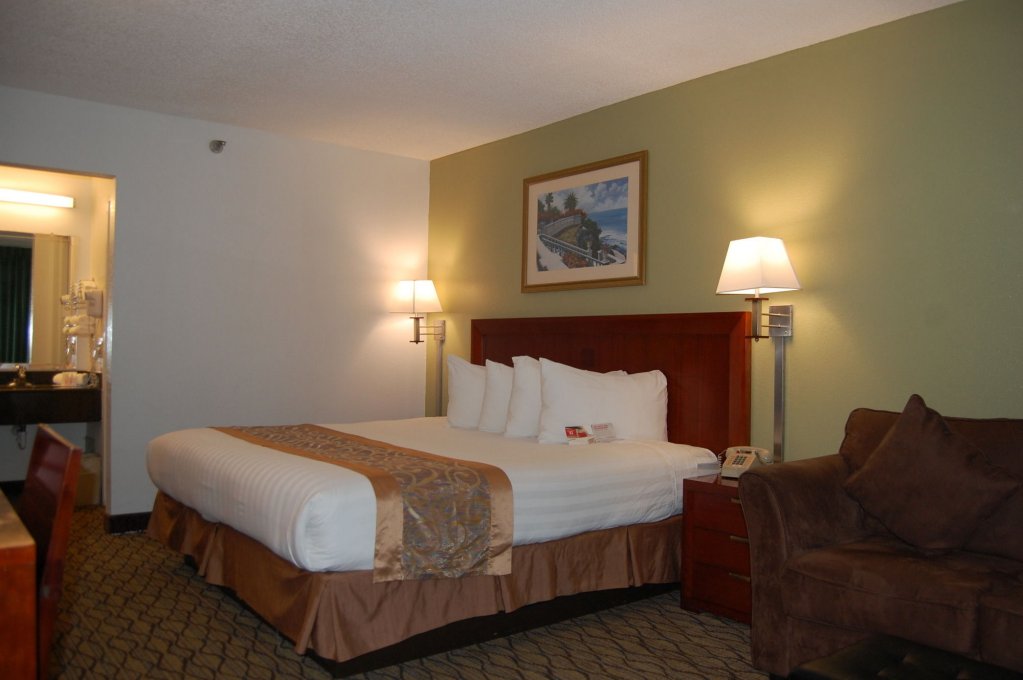 Фото Ramada by Wyndham Temple Terrace/Tampa North