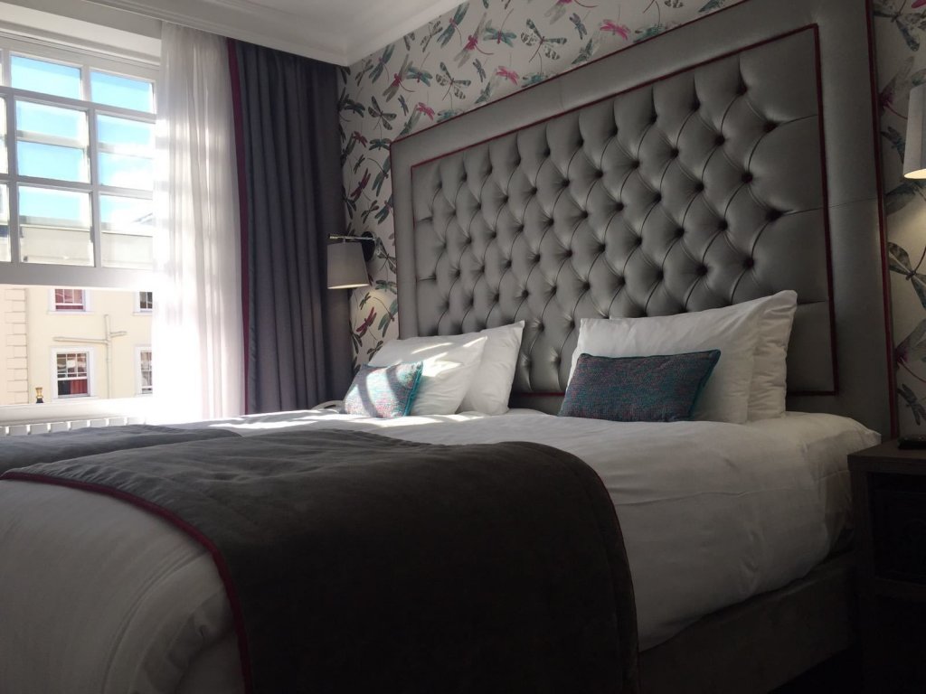 Фото The Beverley Hotel