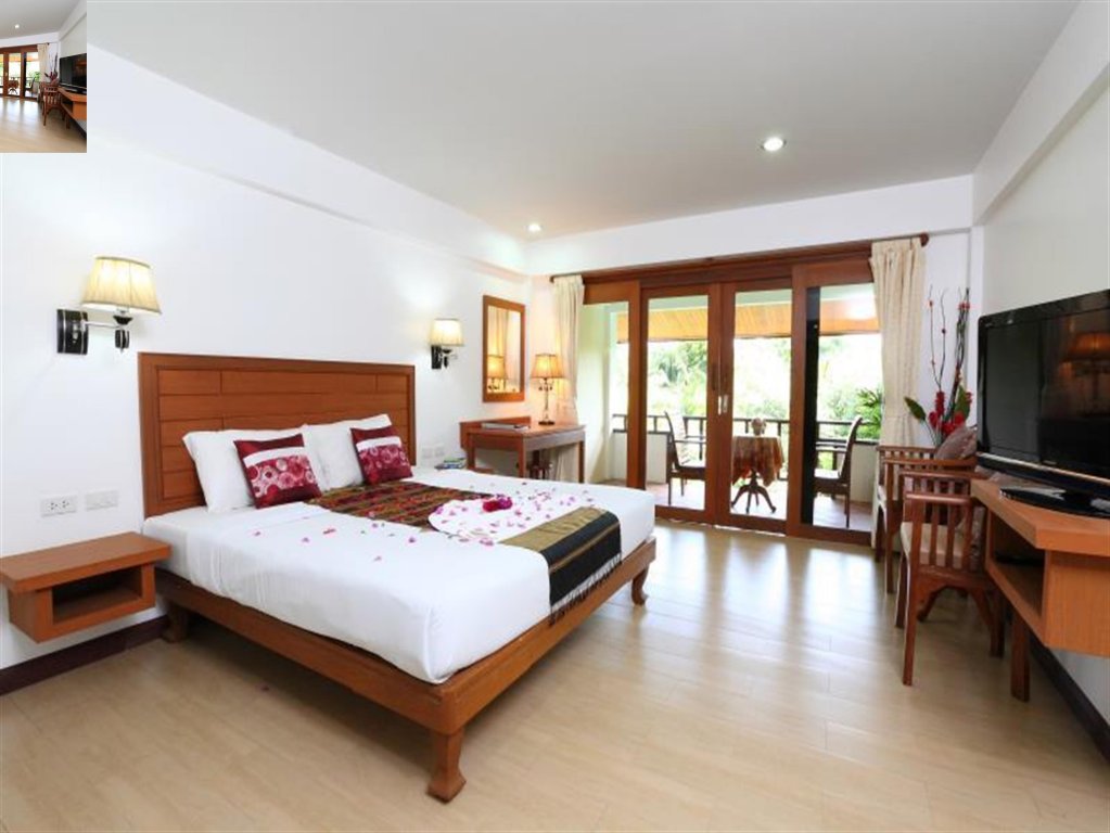 Фото Oyo 510 Thai Palace Resort