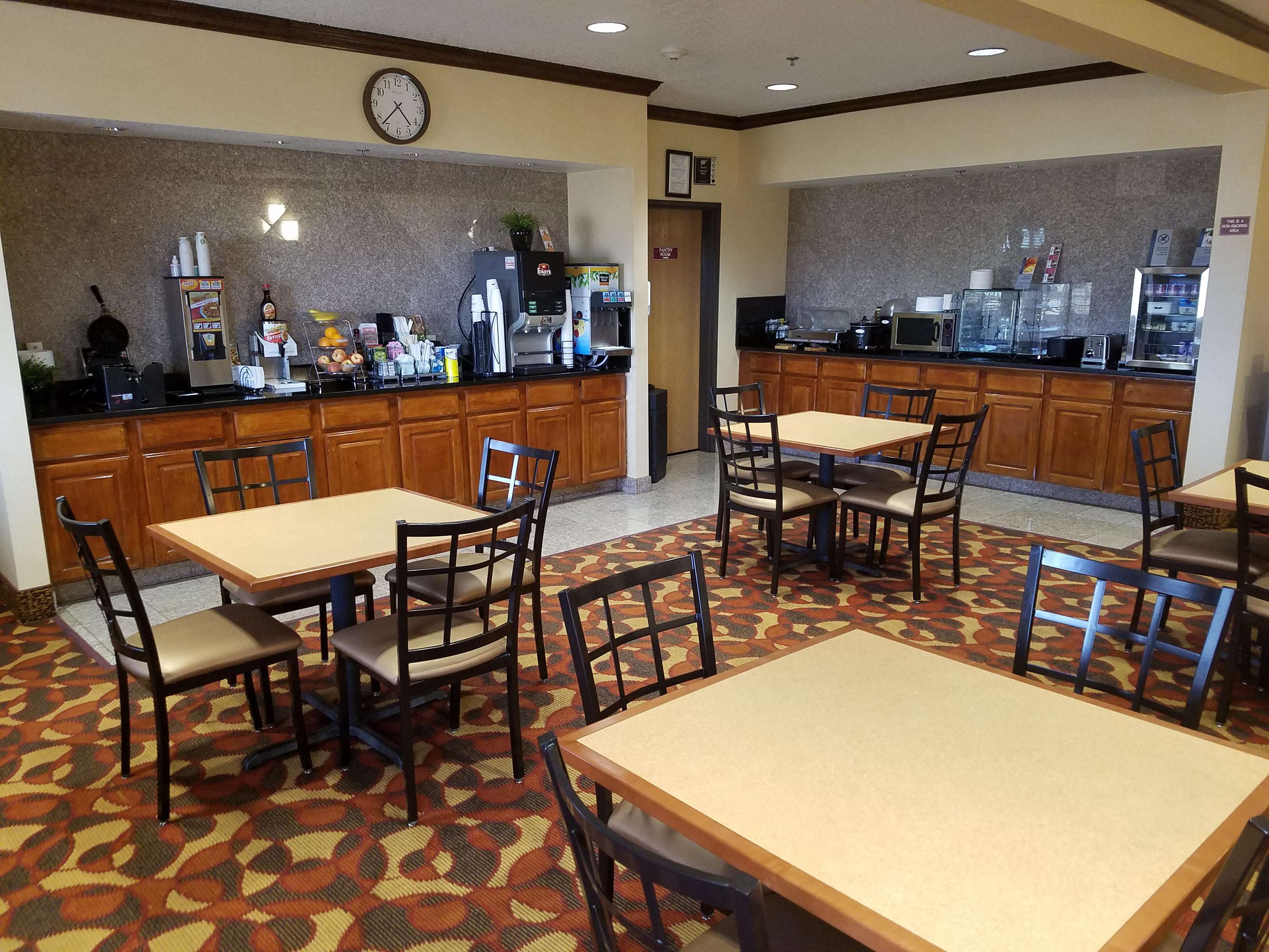 Фото Best Western Laramie Inn & Suites