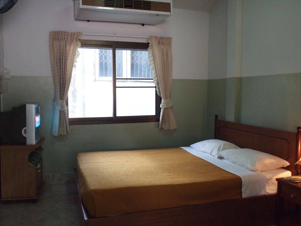 Фото RoongRuang Hotel