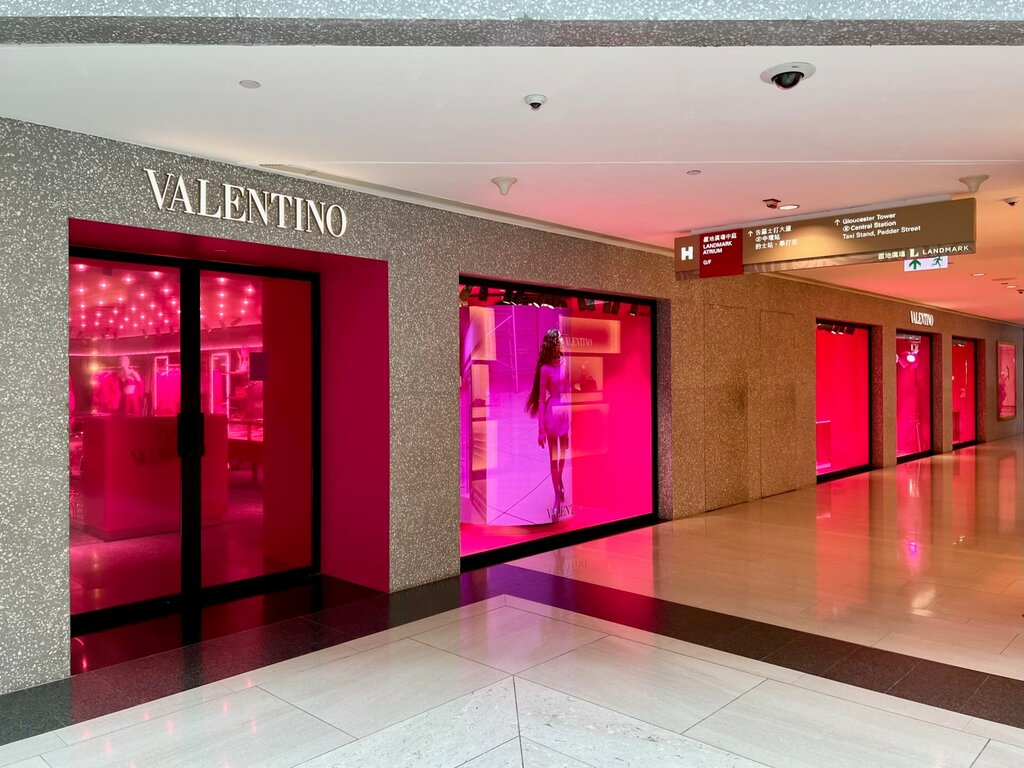Clothing store Valentino, Hong Kong, photo