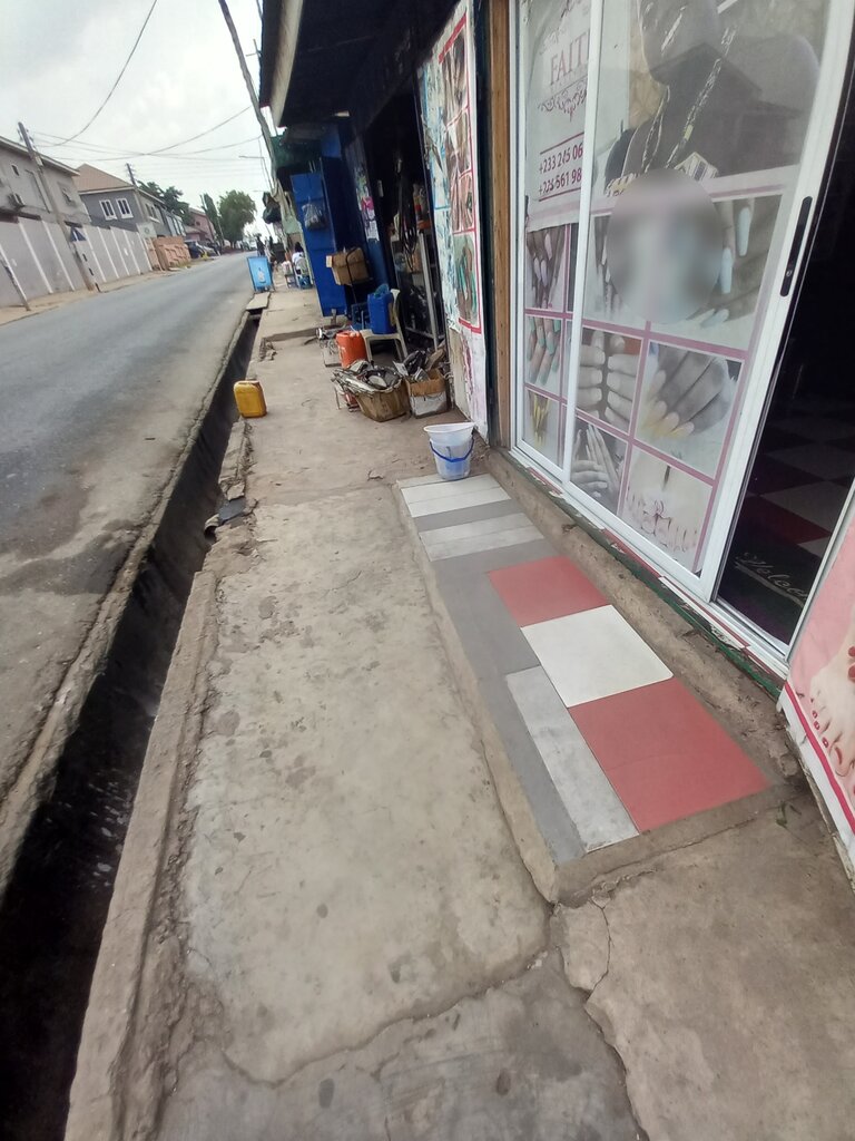 Beauty salon Faith, Accra, photo