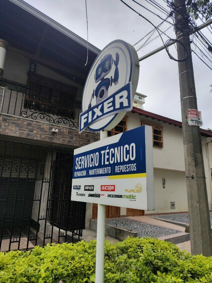 Car service, auto repair Fixer, Medellin, photo