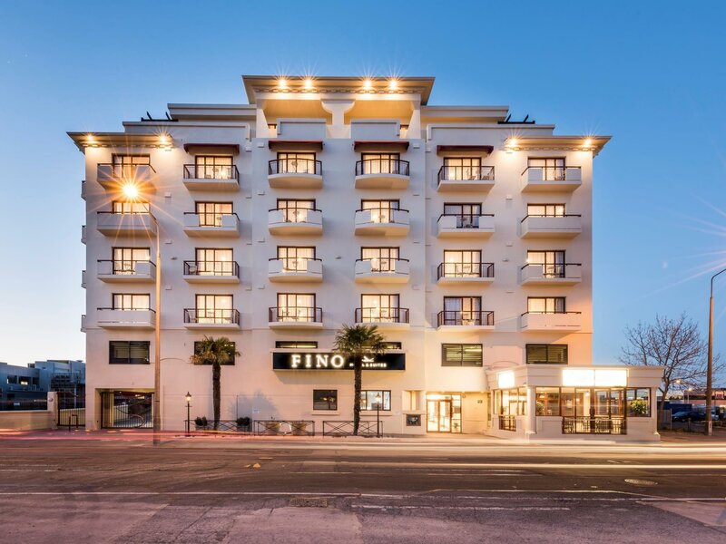 Гостиница Fino Hotel & Suites в Крайстчерче