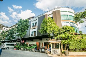 Гостиница Seasons Riverside в Вьентьяне