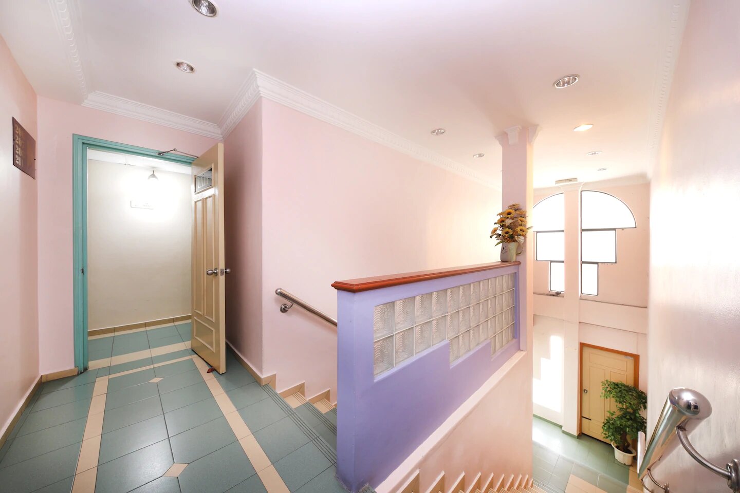 Фото Oyo 764 Hotel Famous Inn