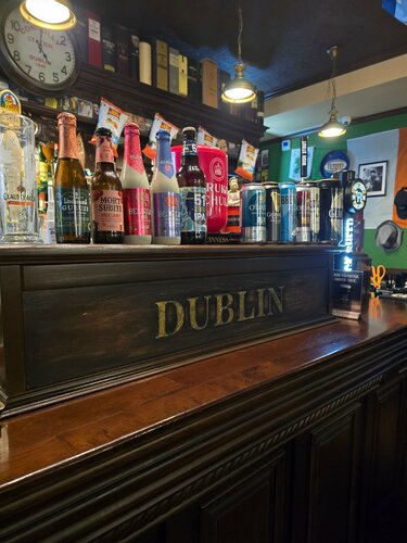 Жағажайдағы теңіз нудистерінің фотосы