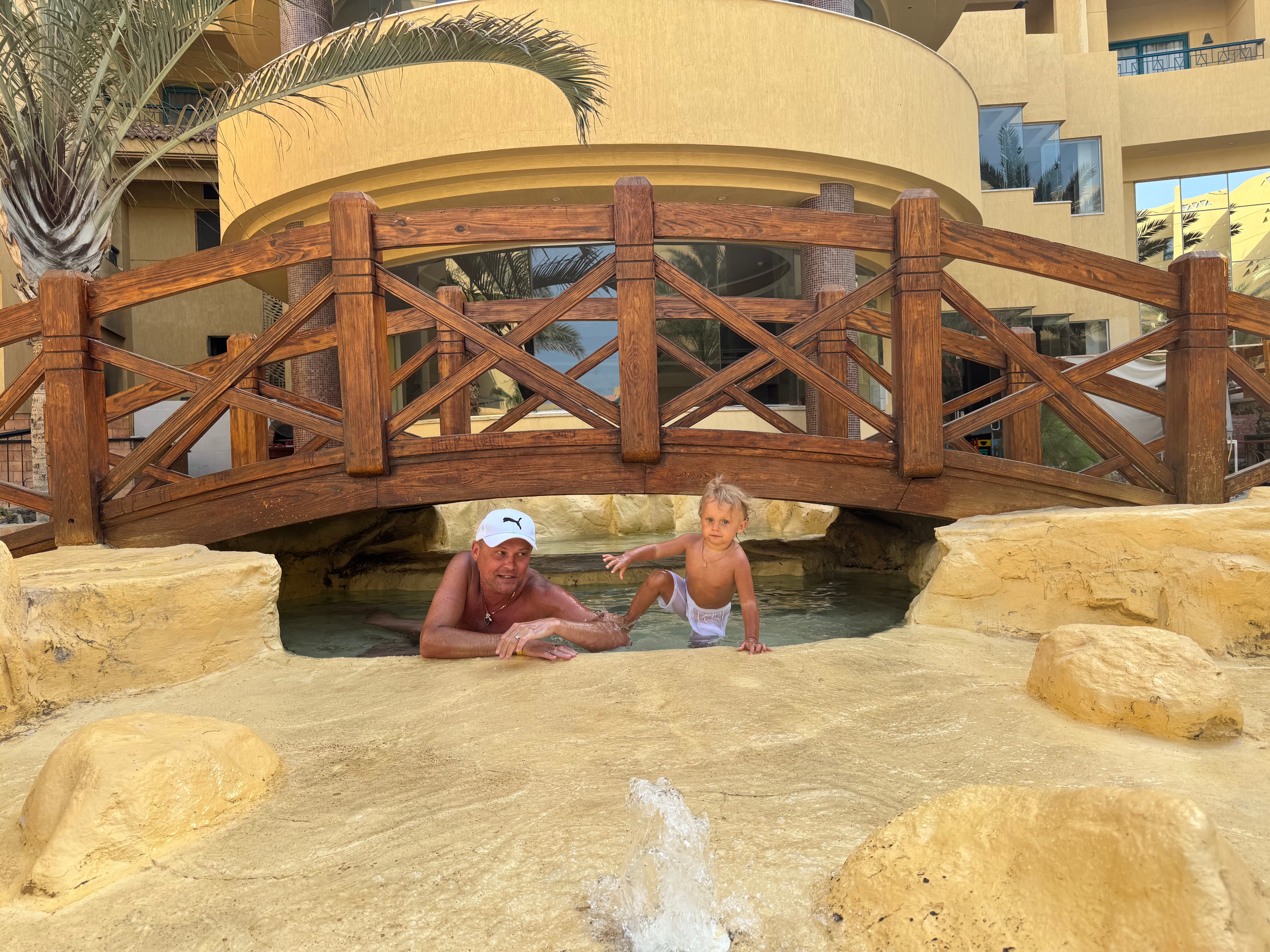 Фото Eagles Downtown Zahabia & Beach Resort