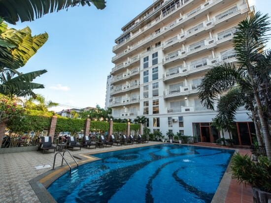 Фото Aristocrat Residence & Hotel