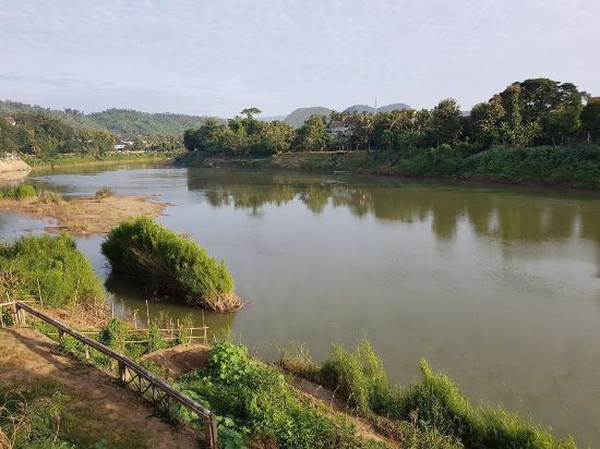 Фото Merry Riverside Hotel