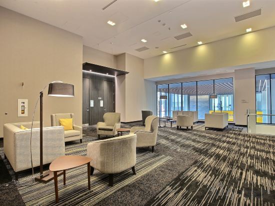 Фото Courtyard by Marriott Montreal Brossard