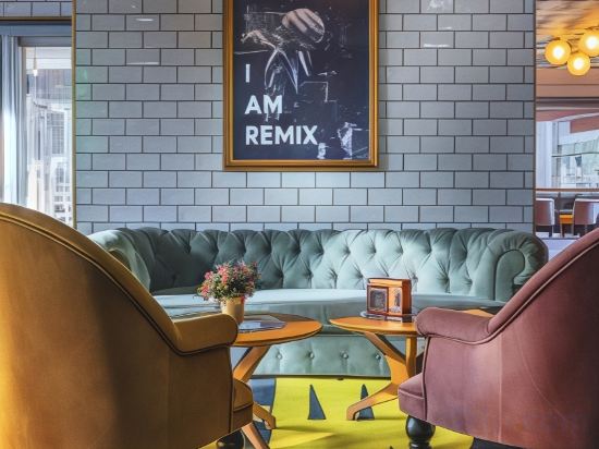 Фото The ReMIX Hotel