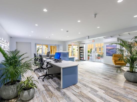 Фото Amsterdam Manor Beach Resort