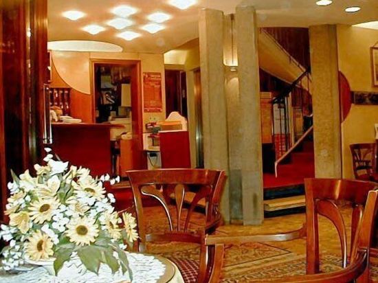 Фото Ambassador Tre Rose