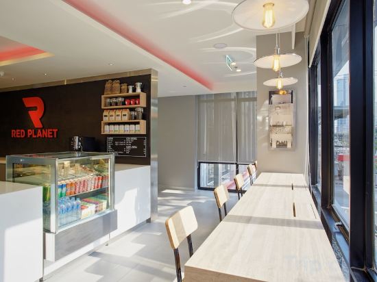 Фото Red Planet Bangkok Surawong