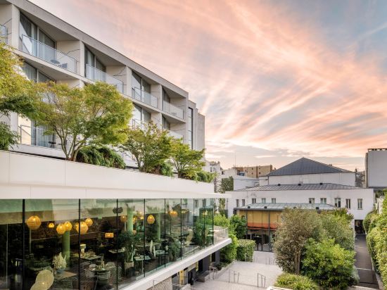 Фото Renaissance Paris Arc de Triomphe Hôtel