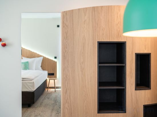 Фото Arcotel HafenCity Dresden