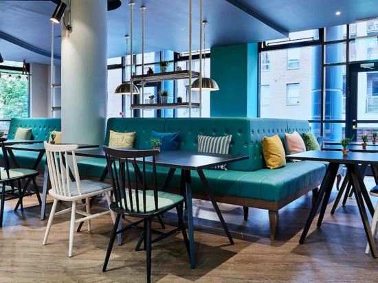 Фото Leonardo Hotel Manchester Central - Formerly Jurys Inn