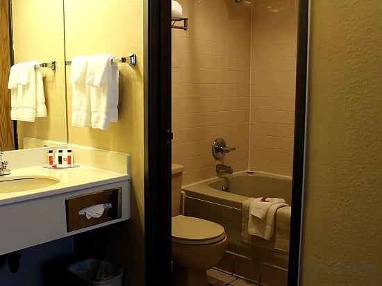 Фото Ramada by Wyndham Portland