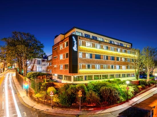 Hotel Roomzzz Chester City, England, photo