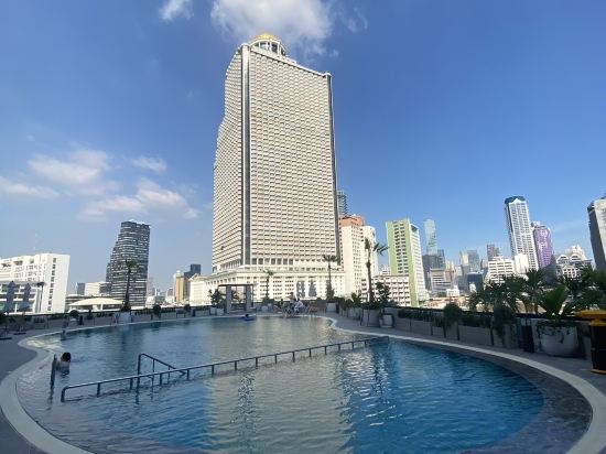 Фото Centre Point Plus Hotel Silom