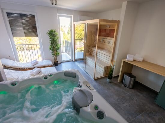Фото Tesla Residence